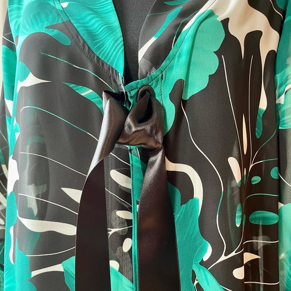 Tropical Print Tie Front Cover Up, NWOT - Picture 9 of 11